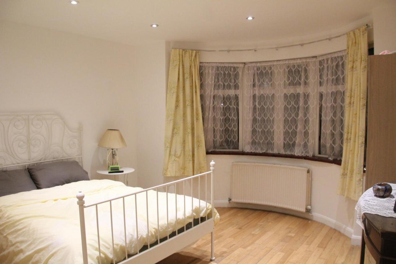 Edgware Beautiful Double Bedroom מראה חיצוני תמונה