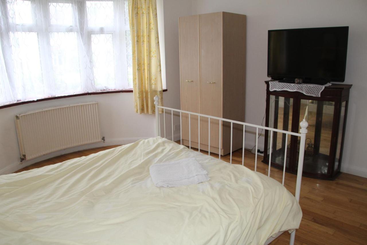 Edgware Beautiful Double Bedroom מראה חיצוני תמונה